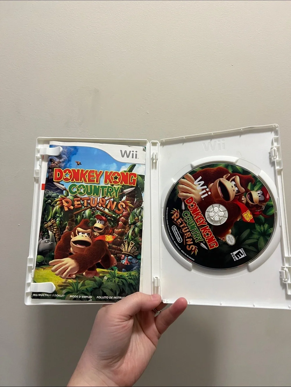 Donkey Kong Country Returns (Wii) – Nintendo, White Case